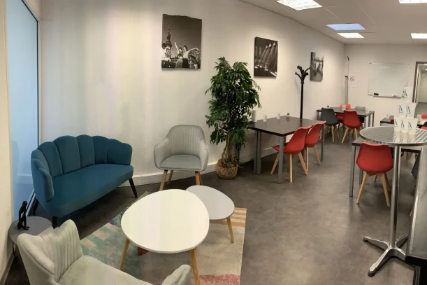 Open Space - 66330 - 16 postes - 195€