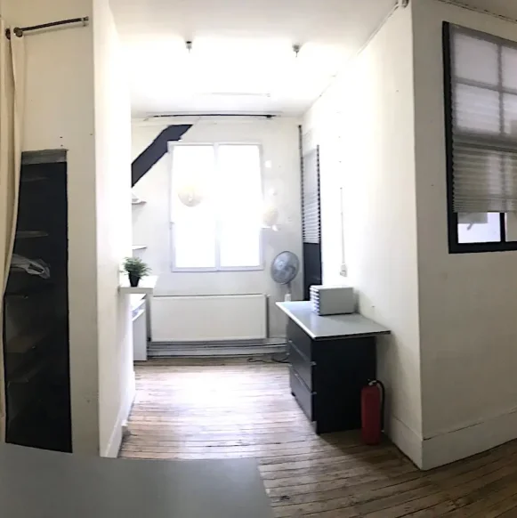 Bureau privé 28 m² 3 postes Coworking Rue Mariton Saint-Ouen-sur-Seine 93400 - photo 1