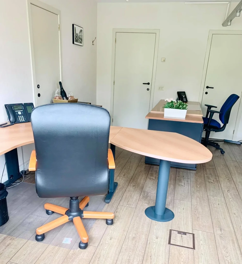 Bureau privé - 1040 - 2 postes - 800€