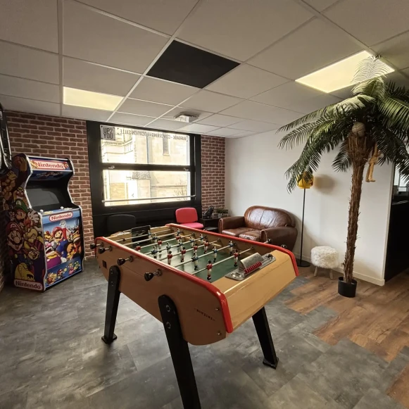 Bureau privé 12 m² 2 postes Location bureau Place Michelet Tours 37000 - photo 4