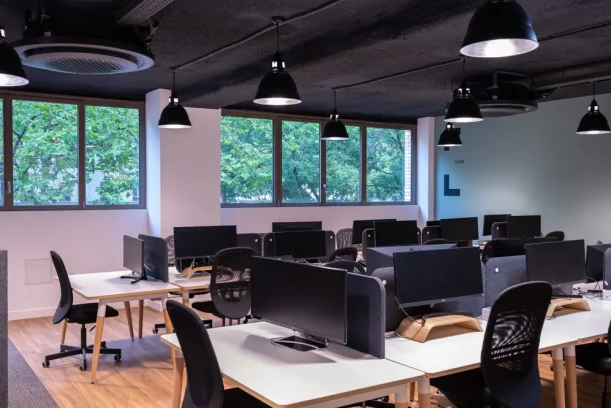 Bureau privé - 75011 - 22 postes - 6600€