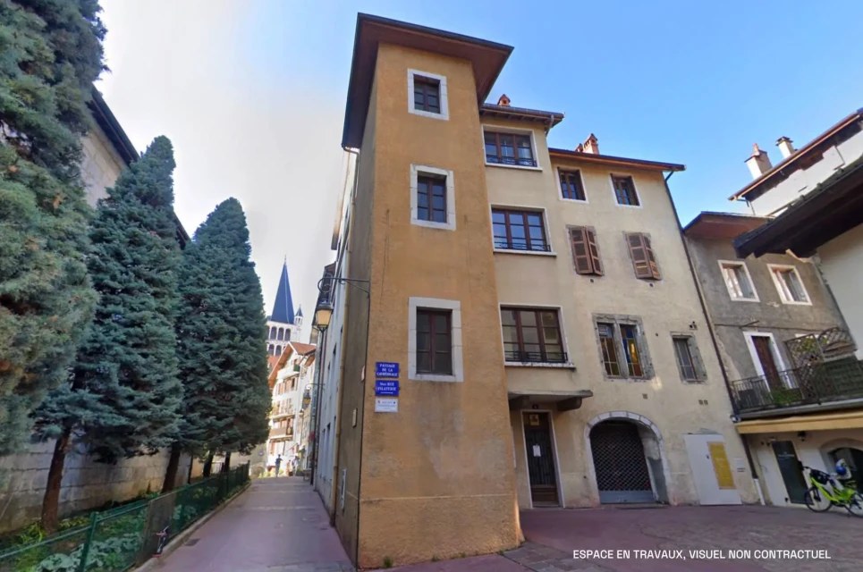 Morning Annecy Cathédrale