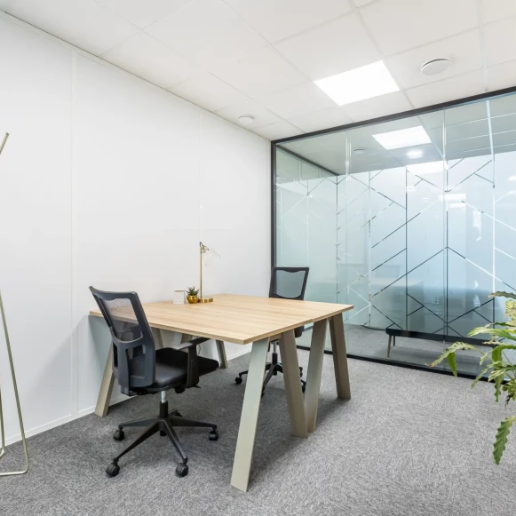 Bureau privé 12 m² 2 postes Location bureau Boulevard Albert Einstein Nantes 44300 - photo 1