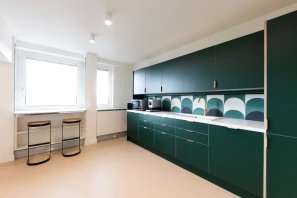 Open Space - 75007 - 5 postes - 600€