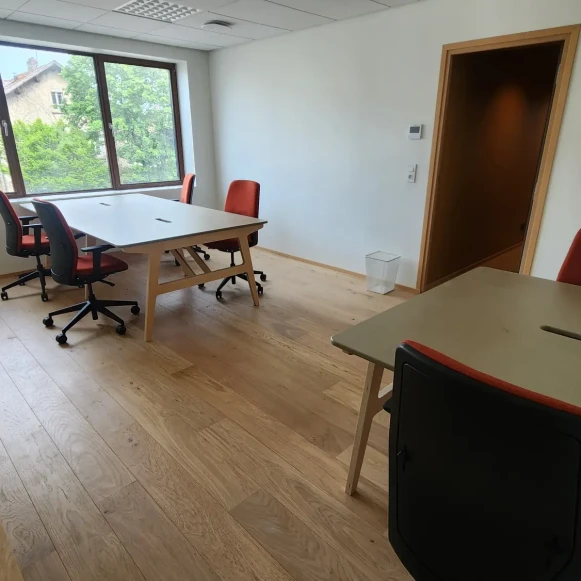 Bureau privé 24 m² 6 postes Coworking Avenue Jean Jaurès Lyon 69007 - photo 2