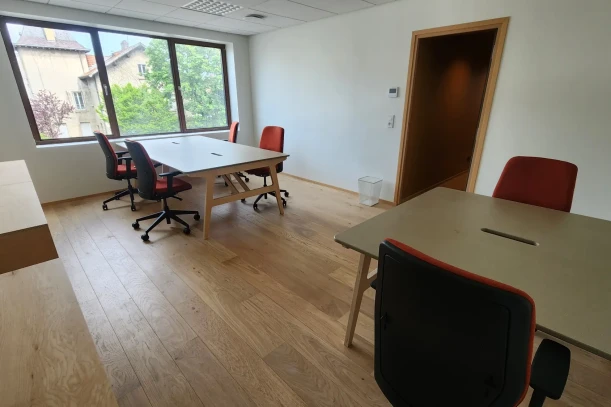 Bureau privé - 69007 - 6 postes - 1750€