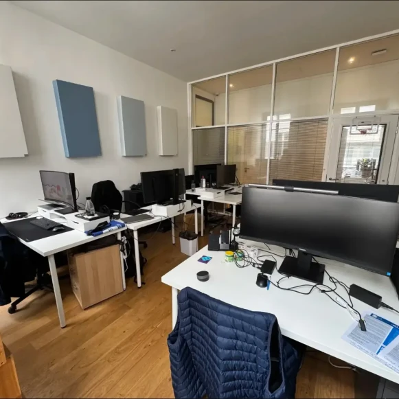 Bureau privé 18 m² 6 postes Location bureau Rue Sainte-Anne Paris 75002 - photo 2