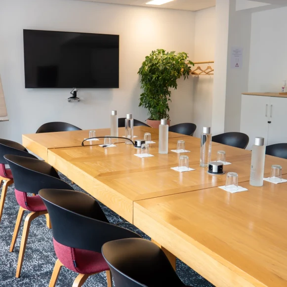 Espace indépendant 100 m² 25 postes Location bureau Rue du Gouverneur Général Éboué Issy-les-Moulineaux 92130 - photo 1