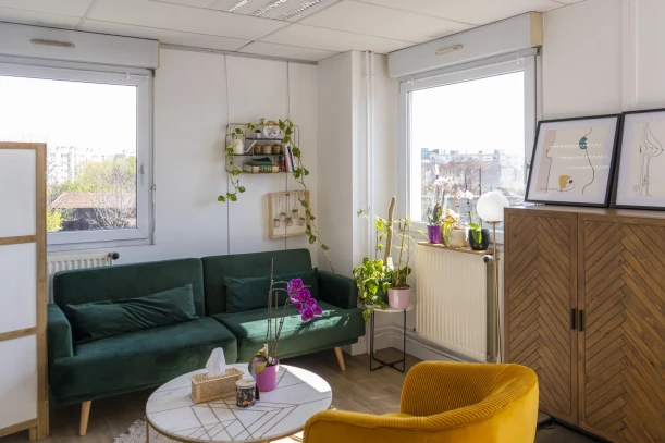 Bureau privé - 69200 - 1 poste - 720€