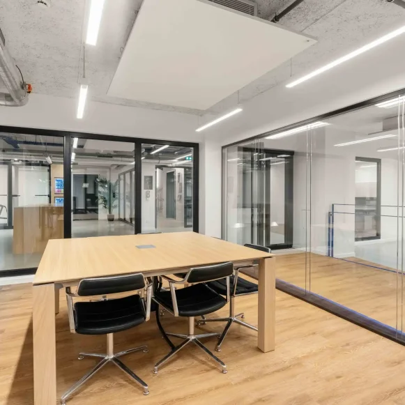 Espace indépendant 450 m² 46 postes Location bureau Rue Saint-Antoine Paris 75004 - photo 4