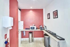 Bureau privé - 75008 - 6 postes - 2700€