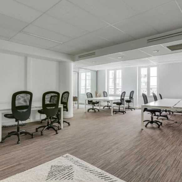 Espace indépendant 70 m² 14 postes Location bureau Rue Saint-Marc Paris 75002 - photo 1