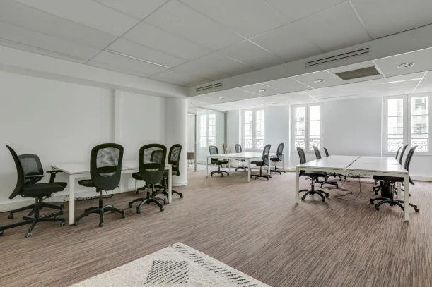 Espace indépendant - 75002 - 16 postes - 7100€