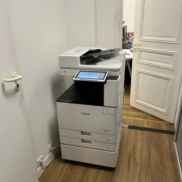 Bureau privé 15 m² 2 postes Location bureau Rue de Constantinople Paris 75008 - photo 7