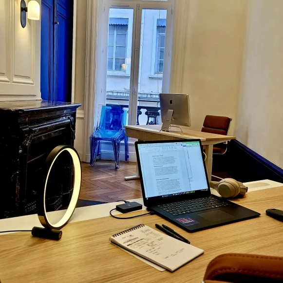 Open Space  2 postes Coworking Rue d'Algérie Lyon 69001 - photo 2