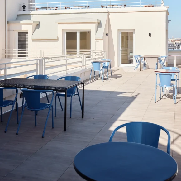 Bureau privé 12 m² 3 postes Coworking Rue Feydeau Paris 75002 - photo 2