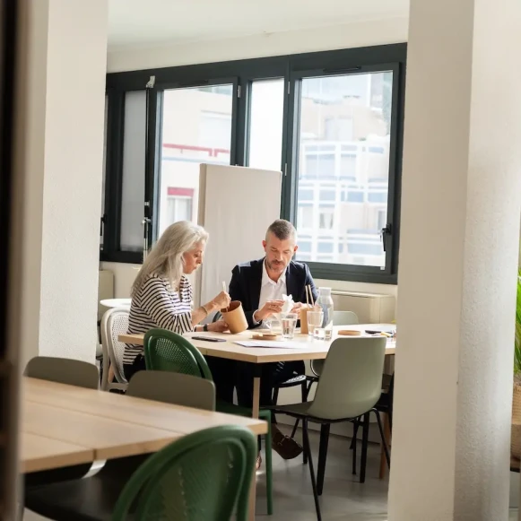 Espace indépendant 350 m² 35 postes Location bureau Rue Louis Blanc Lyon 69006 - photo 4