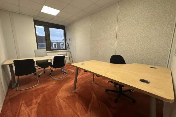 Bureau privé - 21000 - 2 postes - 904.2€