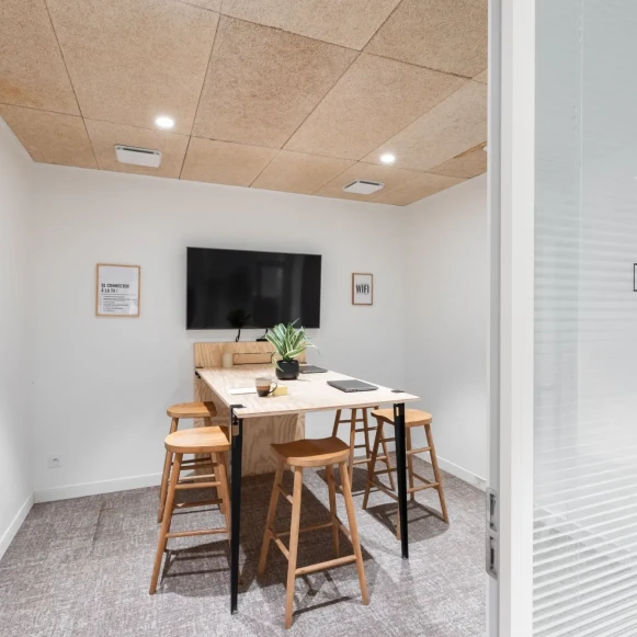 Bureau privé 8 m² 2 postes Coworking Rue Haxo Marseille 13001 - photo 6