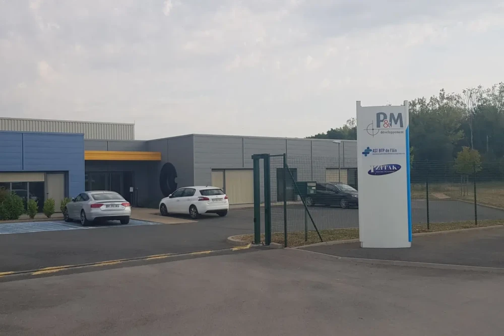 Espace indépendant - 01480 - 8 postes - 995€