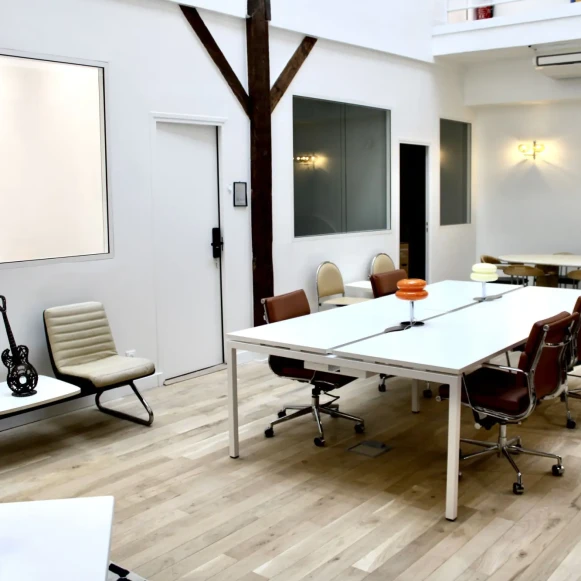 Bureau privé 20 m² 6 postes Location bureau Rue Bichat Paris 75010 - photo 7