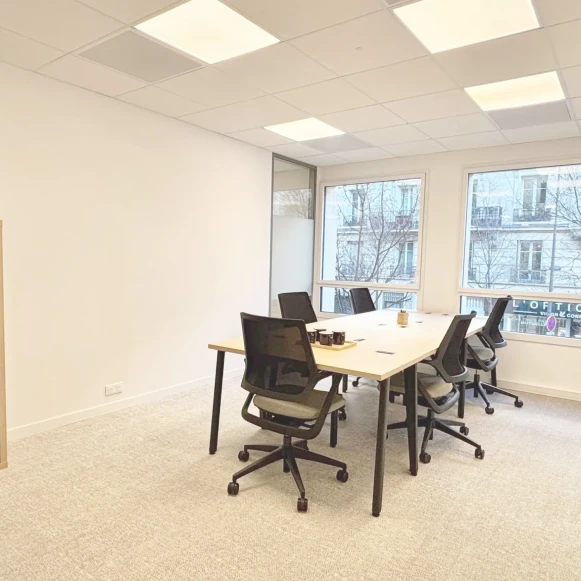 Bureau privé 16 m² 5 postes Location bureau Rue Ordener Paris 75018 - photo 1