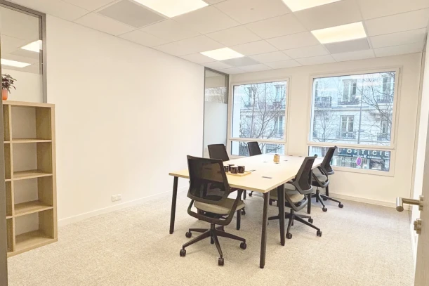 Bureau privé - 75018 - 5 postes - 2475€