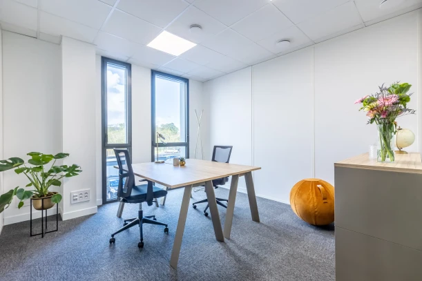 Bureau privé - 49800 - 2 postes - 754€