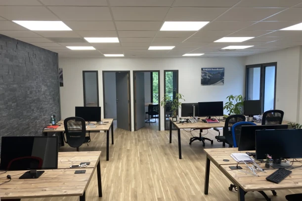 Espace indépendant - 38240 - 25 postes - 2850€