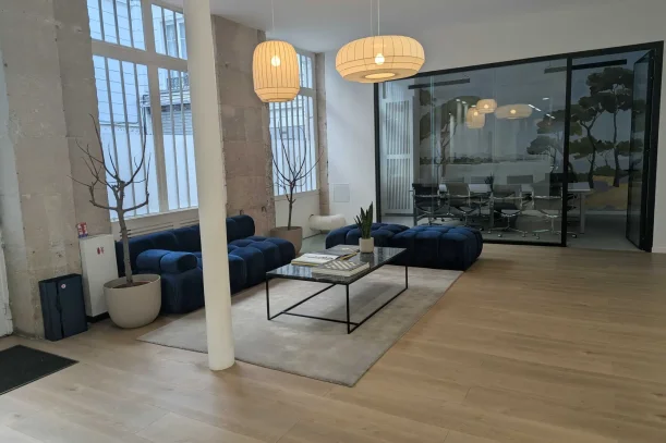 Open Space - 75010 - 12 postes - 450€