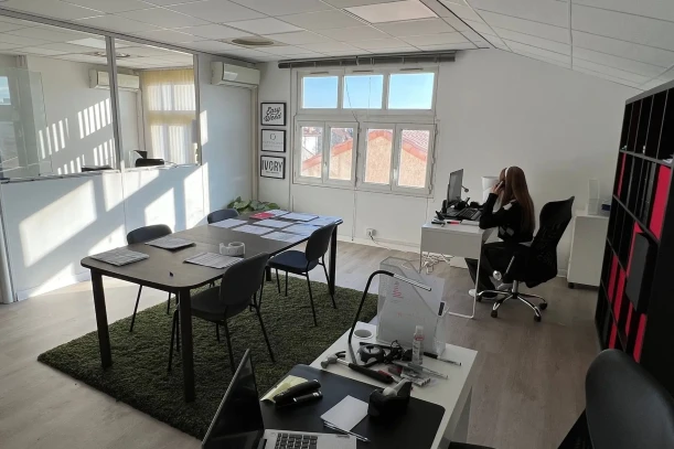 Bureau privé - 13015 - 8 postes - 1000€