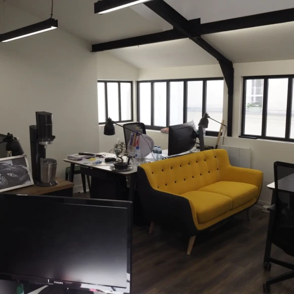 Bureau privé 25 m² 6 postes Location bureau Rue de Tocqueville Paris 75017 - photo 7