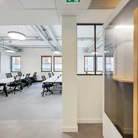 Espace indépendant 835 m² 129 postes Coworking Rue du Faubourg Montmartre Paris 75009 - photo 5