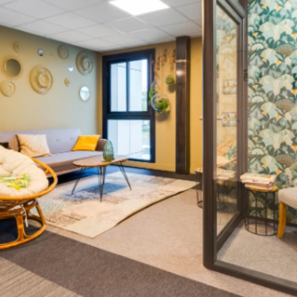 Bureau privé 13 m² 2 postes Coworking Rue Henri Becquerel Montpellier 34000 - photo 5