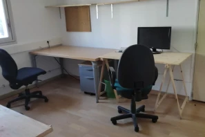 Open Space - 49100 - 2 postes - 180€