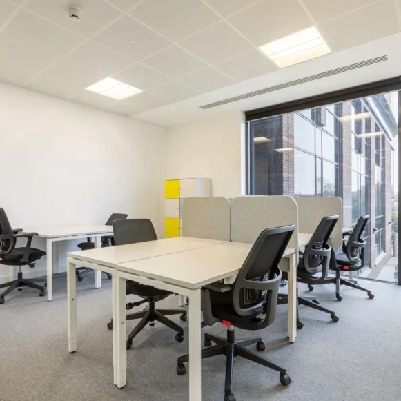 Bureau privé 4 m² 1 poste Coworking Avenue François Pignier Bourg-en-Bresse 01000 - photo 4