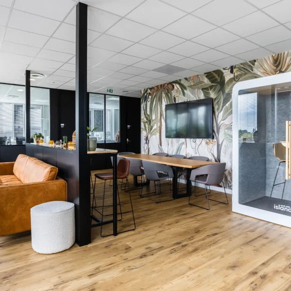 Bureau privé 15 m² 2 postes Coworking Rue des Bouleaux Lesquin 59810 - photo 4