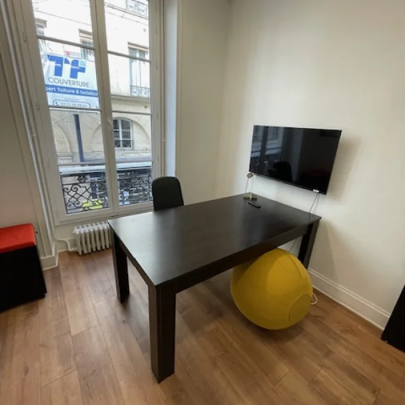 Bureau privé 9 m² 2 postes Location bureau Rue Godot de Mauroy Paris 75009 - photo 2