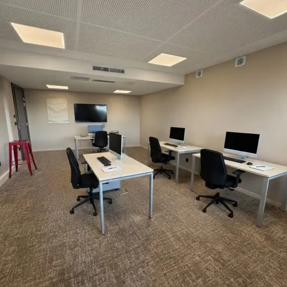 Bureau privé 28 m² 4 postes Location bureau Rue du Parc Oberhausbergen 67205 - photo 1