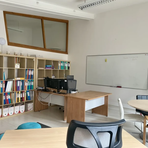 Bureau privé 50 m² 4 postes Location bureau Rue du Cherche-Midi Paris 75006 - photo 6