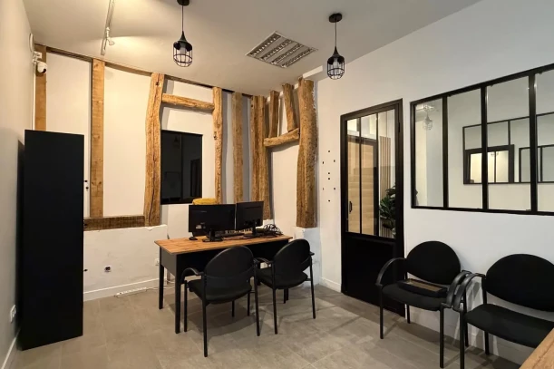 Espace indépendant - 75008 - 8 postes - 2600€