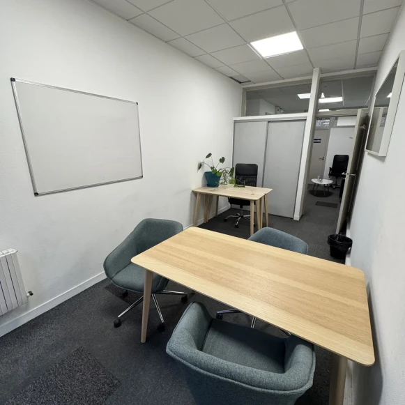 Bureau privé 13 m² 3 postes Location bureau Place de la Bourse Lyon 69002 - photo 3