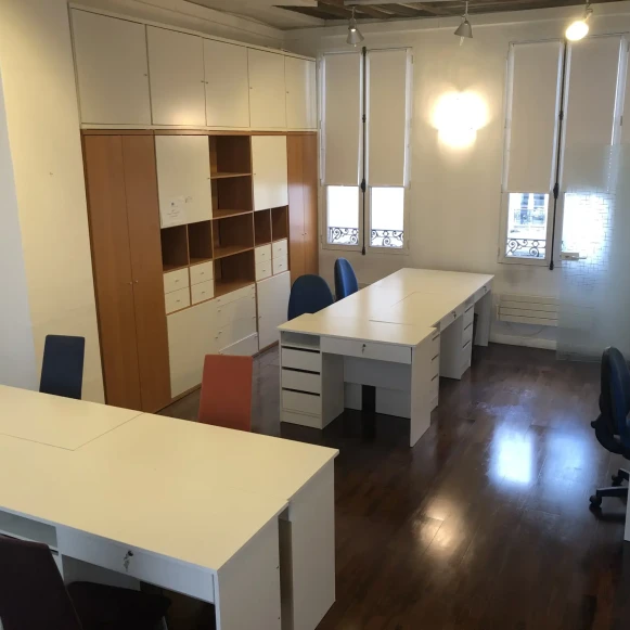 Bureau privé 44 m² 12 postes Location bureau Rue Vauvilliers Paris 75001 - photo 1