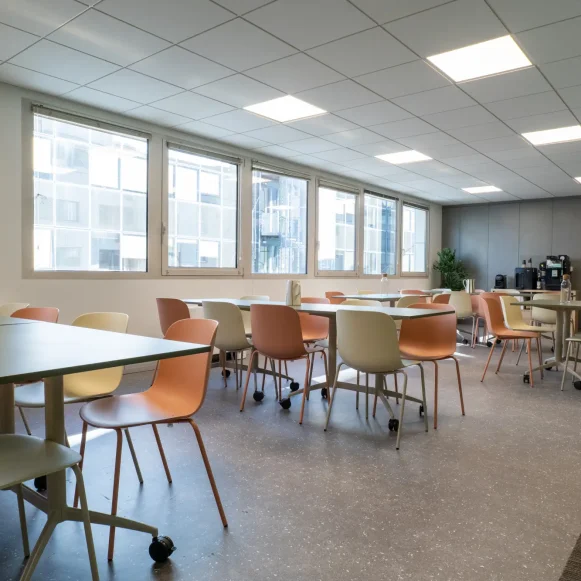 Bureau privé 13 m² 2 postes Coworking Rue du Faubourg-de-Saverne Strasbourg 67000 - photo 9