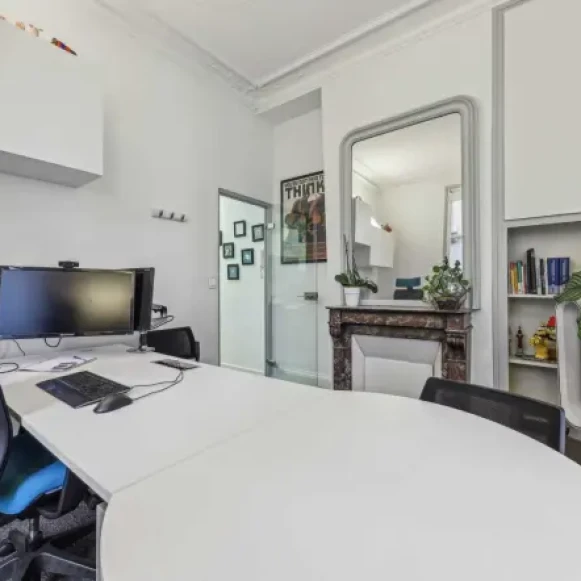 Espace indépendant 215 m² 35 postes Coworking Boulevard Saint Denis Paris 75003 - photo 6