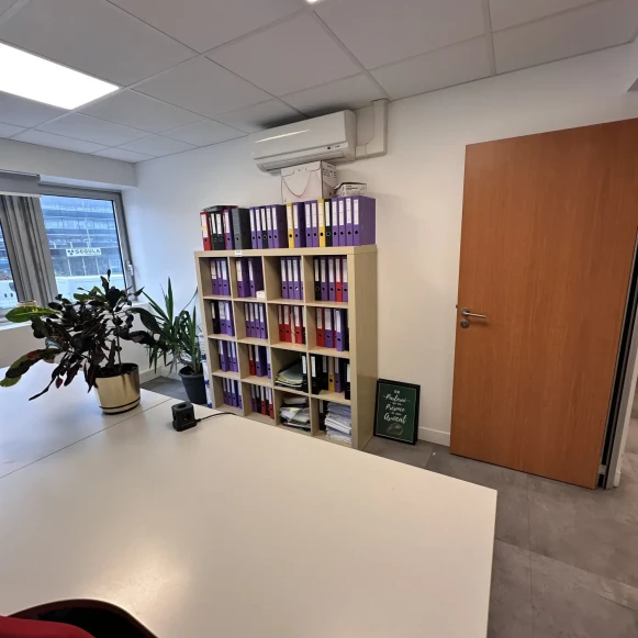 Bureau privé 14 m² 2 postes Location bureau Rue d'Arras Nanterre 92000 - photo 4