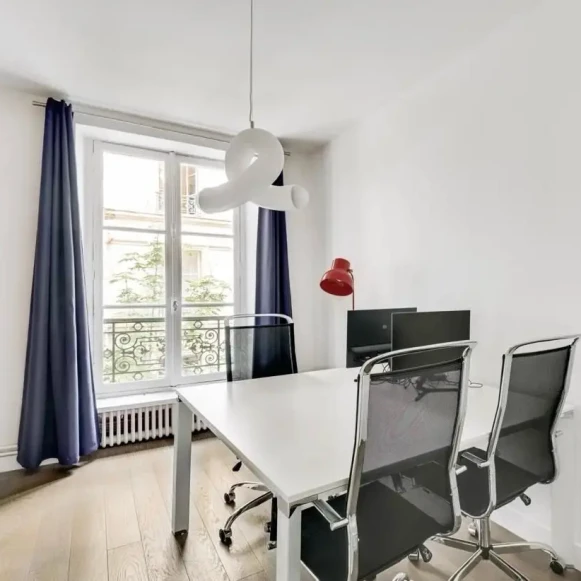 Bureau privé 18 m² 5 postes Location bureau Rue Saint-Lazare Paris 75009 - photo 3