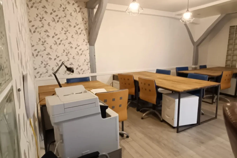 Bureau privé - 75017 - 4 postes - 880€