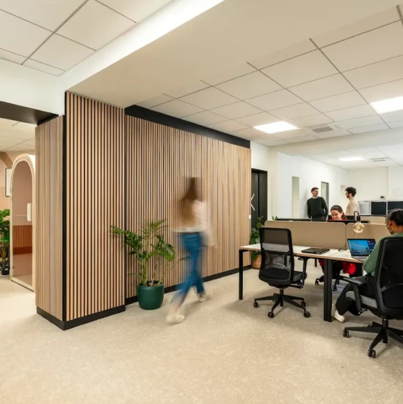 Espace indépendant 150 m² 25 postes Location bureau Rue Montmartre Paris 75002 - photo 2