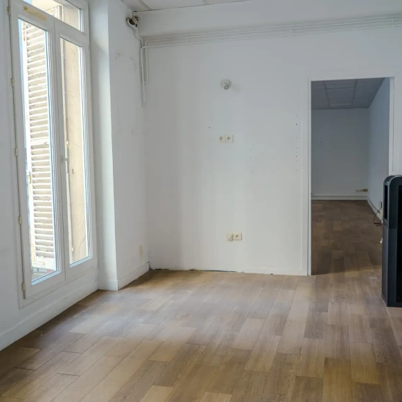Espace indépendant 100 m² 18 postes Location bureau Rue du Faubourg Saint-Martin Paris 75010 - photo 10